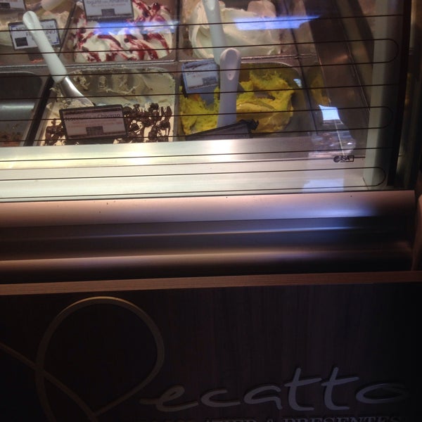 Photo taken at Pecatto - Bistrô | Chocolatier &amp; Presentes by Elisabeth A. on 7/30/2015