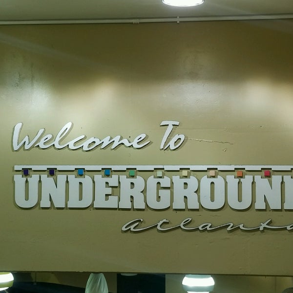 Foto tirada no(a) Underground Atlanta por Marcus em 10/1/2016