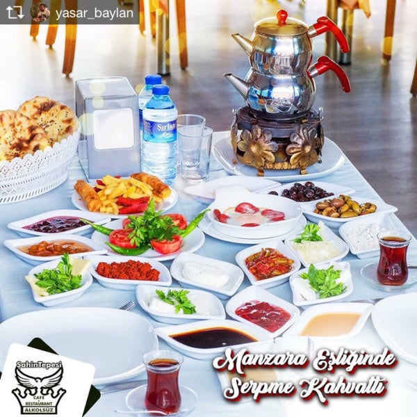 Foto tirada no(a) Şahin Tepesi Restaurant por Yaşar B. em 7/16/2017