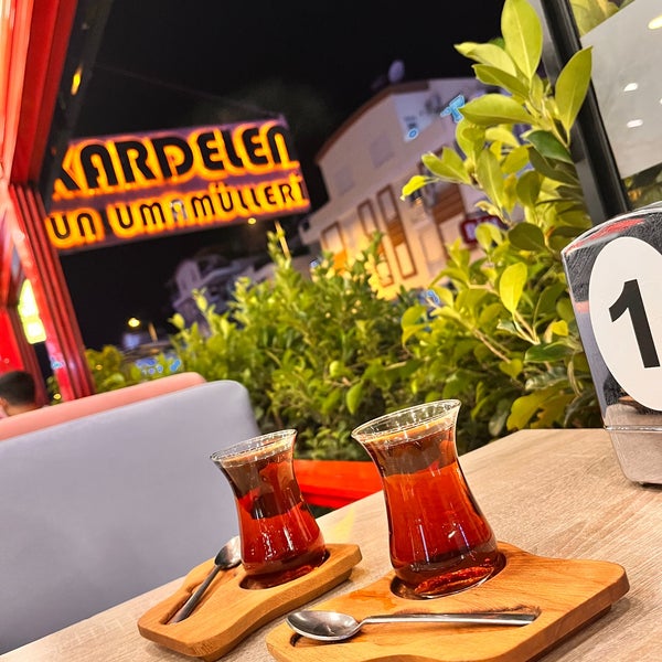 Foto tomada en Kardelen Pasta&amp;Cafe  por Beyza K. el 6/19/2022