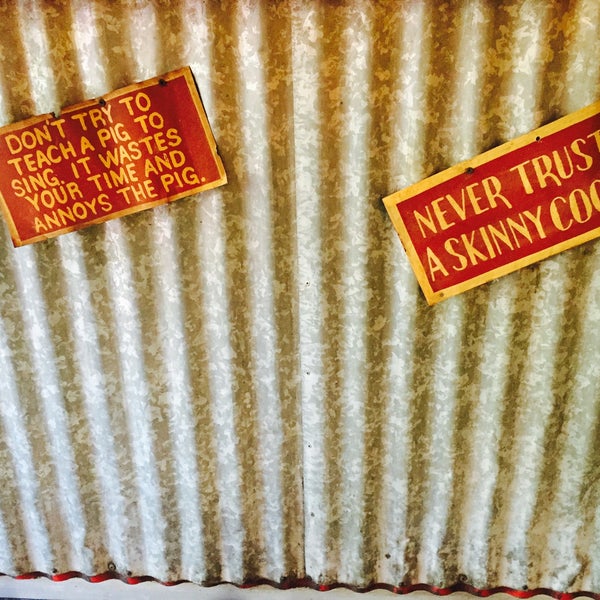 5/17/2015에 Luke @.님이 Memphis Minnie&#39;s BBQ에서 찍은 사진