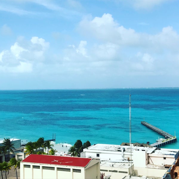 รูปภาพถ่ายที่ Aloft Cancún โดย John K. เมื่อ 12/26/2016