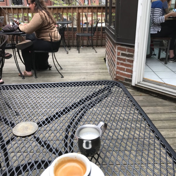 4/24/2017 tarihinde John K.ziyaretçi tarafından Render Coffee'de çekilen fotoğraf