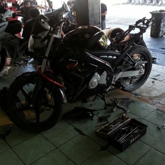 Tay Motors Kuching Saravak Da Fotograflar