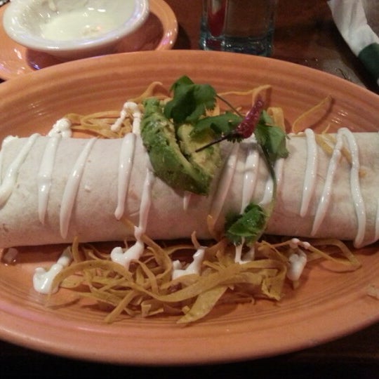Foto tomada en La Parrilla Mexican Restaurant  por Erica💋 el 12/22/2012