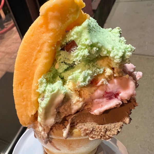 Rainbow Cone, Chicago's Nearly 100-Year-Old Ice Cream Parlor