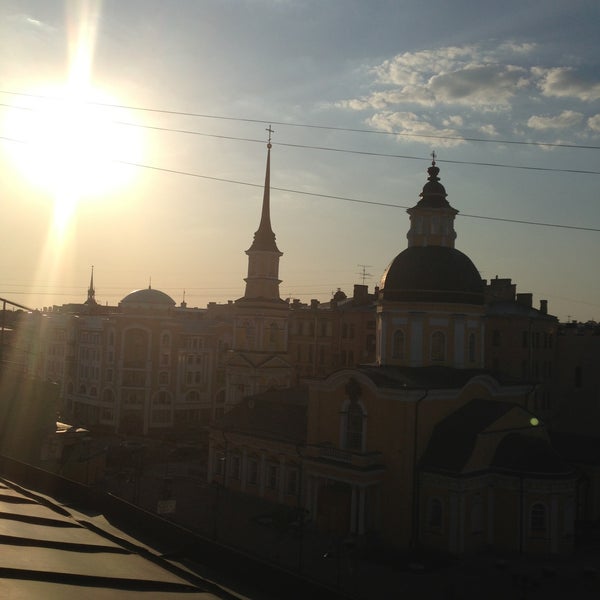 Das Foto wurde bei Lemonade Roof von Mikhail U. am 6/3/2013 aufgenommen