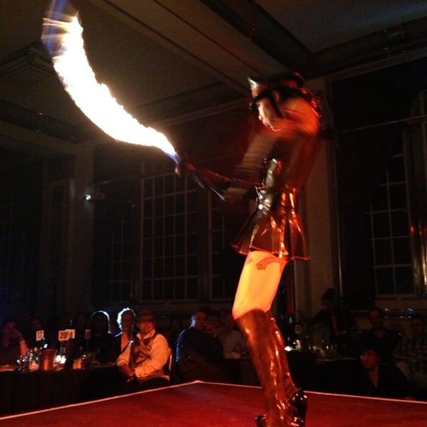 Foto diambil di Bloomsbury Ballroom oleh Dee G. pada 11/15/2014