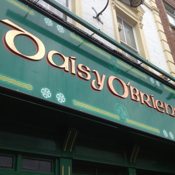 Foto scattata a Daisy O&#39;Briens Irish Bar da Harry il 5/30/2013