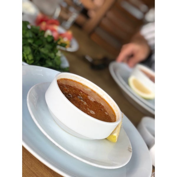 Das Foto wurde bei Flash Restaurant von Özlem Büşra am 10/17/2018 aufgenommen