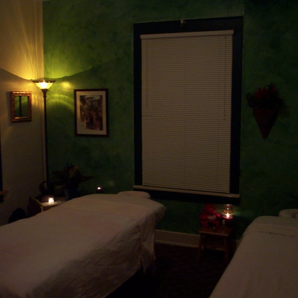 รูปภาพถ่ายที่ Massage &amp; Wellness โดย Massage &amp; Wellness เมื่อ 10/19/2013