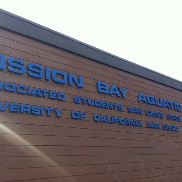 Foto tirada no(a) Mission Bay Aquatic Center por Bread S. em 2/11/2014
