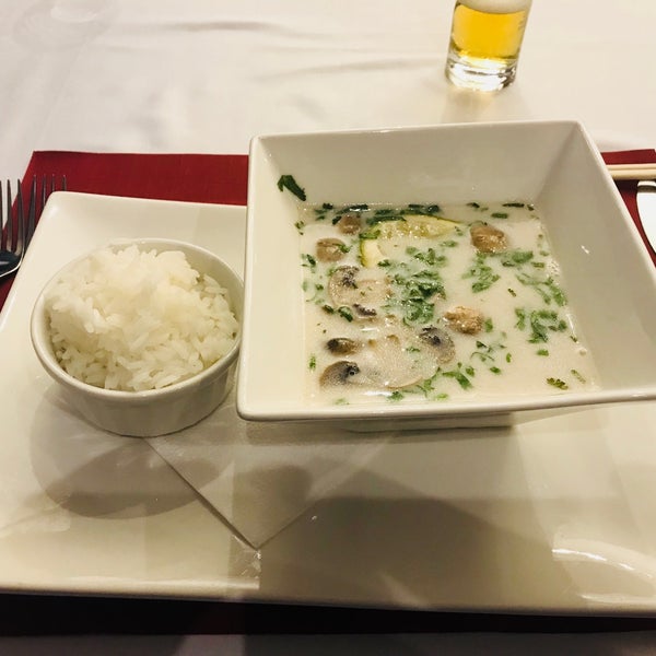 Ассортимент блюд невелик, но есть азиатское меню. Качество еды нормальное, но без изыска. Ресторан можно посетить, если нет времени или сил ехать в более интересное заведение