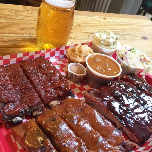 2/8/2018 tarihinde Smokin&#39; Mo&#39;s BBQziyaretçi tarafından Smokin&#39; Mo&#39;s BBQ'de çekilen fotoğraf