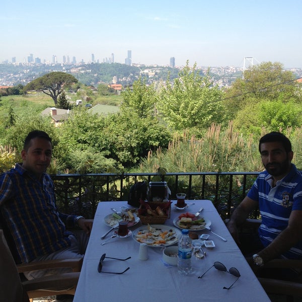 4/28/2013 tarihinde Fatih A.ziyaretçi tarafından Otağtepe Cafe &amp; Restaurant'de çekilen fotoğraf