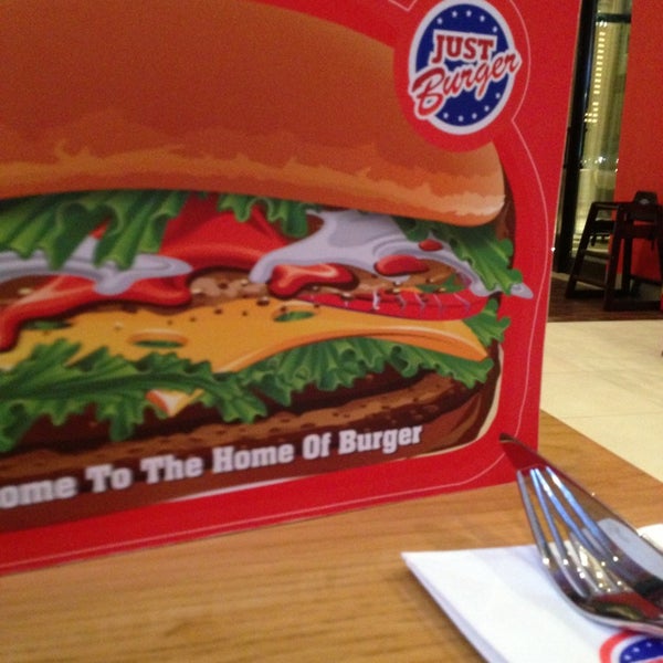 5/17/2013 tarihinde Mohammed S.ziyaretçi tarafından Just Burger'de çekilen fotoğraf