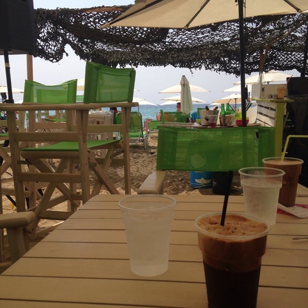 Photo taken at Fratelli Beach &amp; Cocktail Bar by Vesna Z. on 7/23/2014