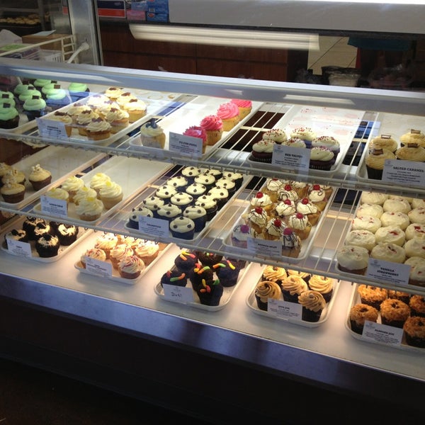 Photos at Oh Snap Cupcakes - Cupcake Shop in Downtown Pensacola