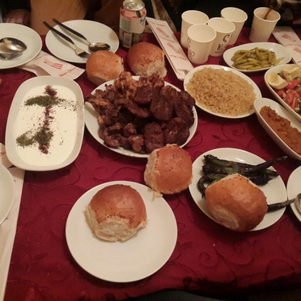 2/2/2014 tarihinde M K.ziyaretçi tarafından Sırçalı Uygur Restaurant'de çekilen fotoğraf