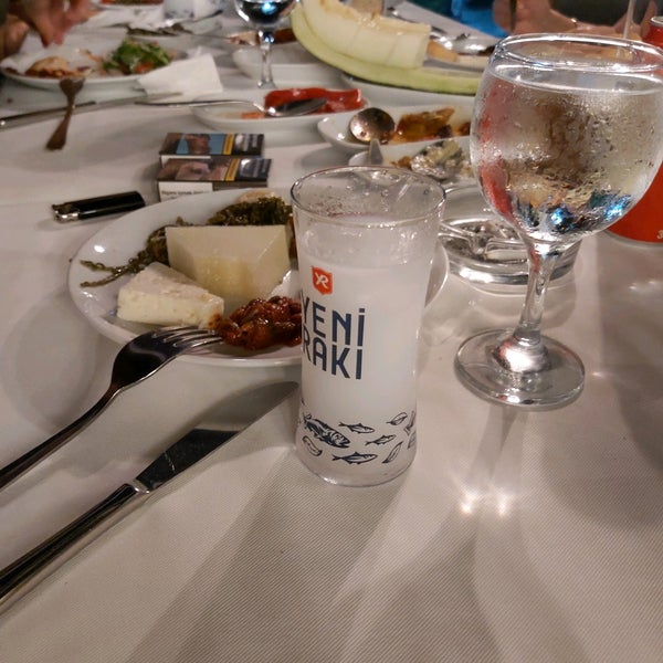 รูปภาพถ่ายที่ Dolphin Balık Restaurant โดย MûRtí ¿ . เมื่อ 9/8/2020