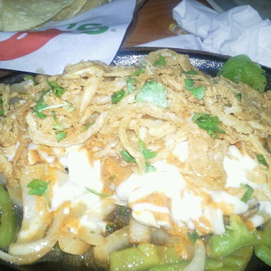 Photo taken at Chili&#39;s Grill &amp; Bar by Wil J. on 10/20/2012