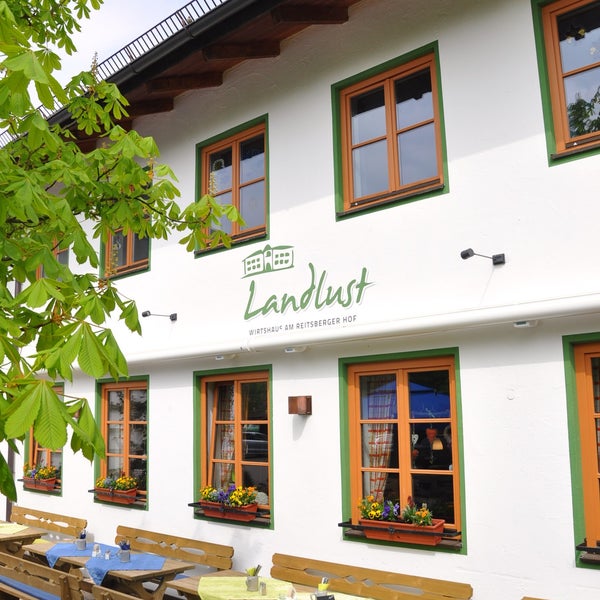 Photo taken at Zur Landlust by landlust wirtshaus am reitsberger hof on 2/8/2017