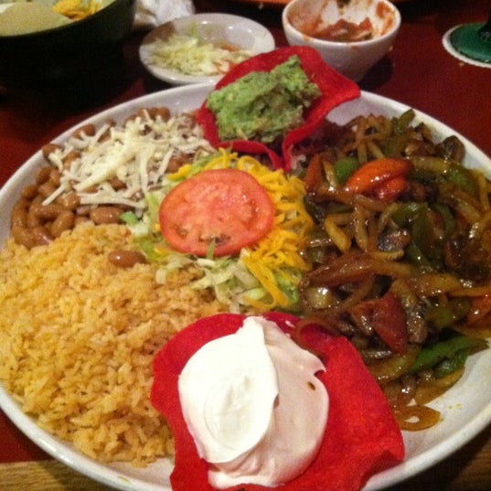 Photo prise au Puerto Vallarta Restaurant par Sierra M. le11/6/2012