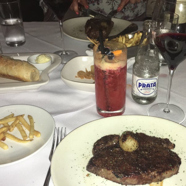 Photo taken at Fleming&#39;s Prime Steakhouse &amp; Wine Bar by Kelly A. on 5/25/2018