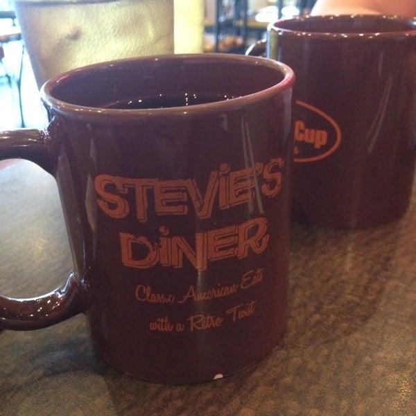 4/13/2014 tarihinde Jeremy P.ziyaretçi tarafından Stevie&#39;s Diner'de çekilen fotoğraf