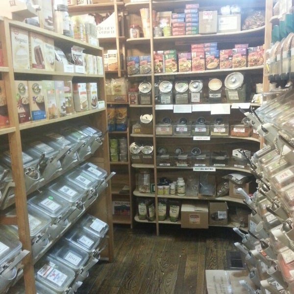 Photo taken at Good Earth Natural Food Co by Paul B. on 6/11/2013