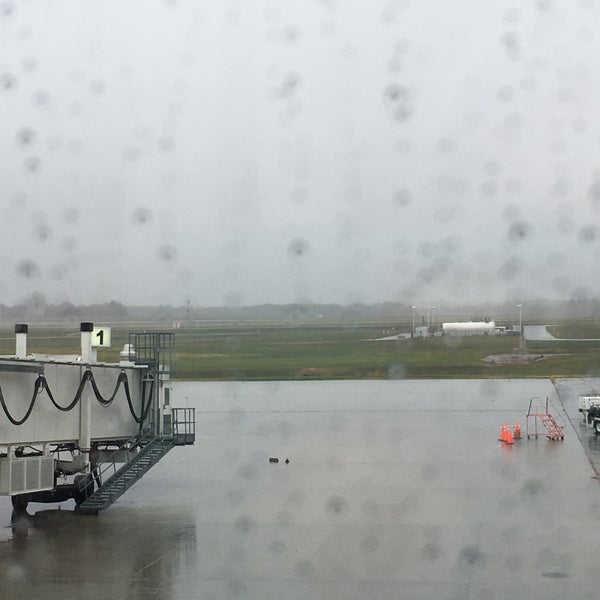 10/27/2020 tarihinde SoCal Galziyaretçi tarafından Springfield-Branson National Airport (SGF)'de çekilen fotoğraf