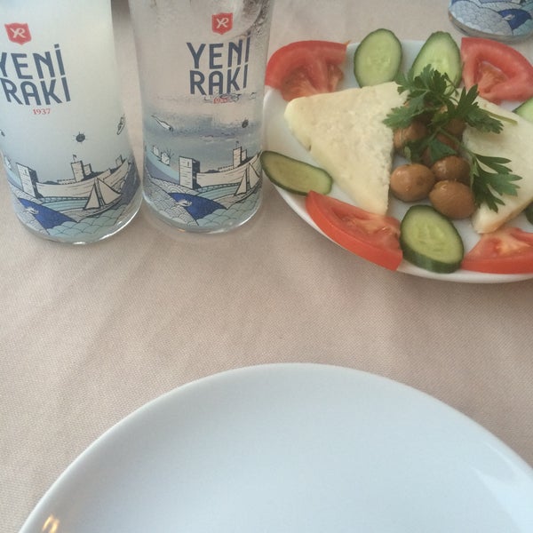 รูปภาพถ่ายที่ Marko Paşa Bitez Restaurant&amp;Cafe โดย Beril B. เมื่อ 8/15/2015