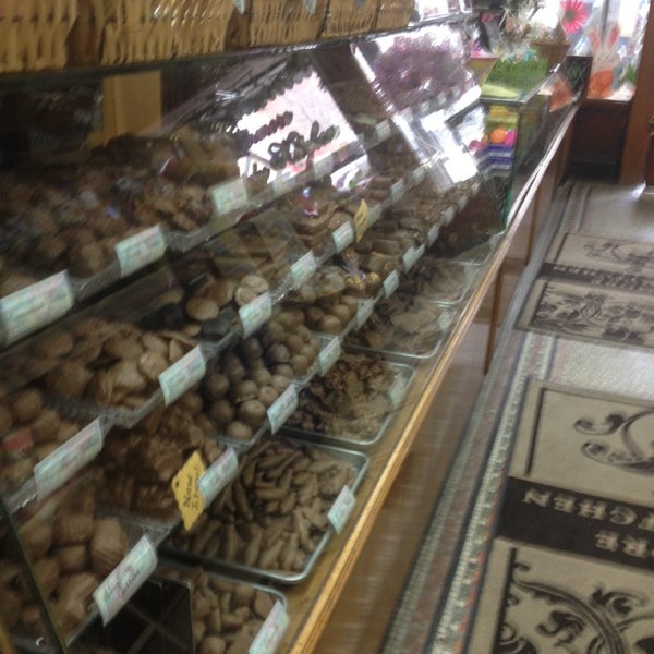 Dunmore Candy Kitchen Candy Store
