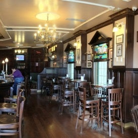 รูปภาพถ่ายที่ Cobh Irish Pub โดย Maru P. เมื่อ 10/20/2012