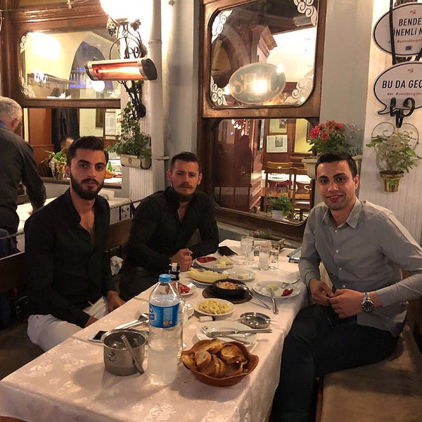 Foto diambil di Seviç Restoran oleh Hakan G. pada 5/6/2018