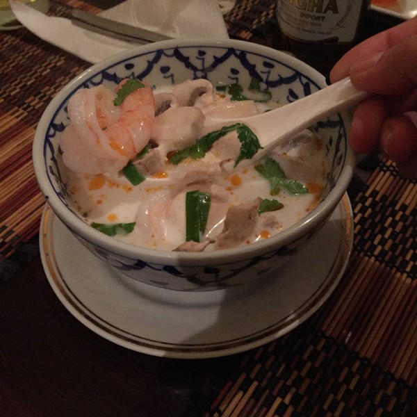 Photo prise au Jasmine Thai Cuisine par Tatiana A. le11/29/2015
