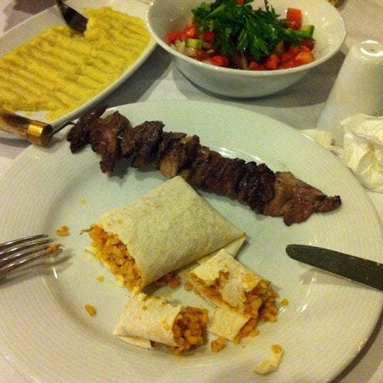 10/23/2012にA E.がDerviş Sofrası Cağ Kebabıで撮った写真