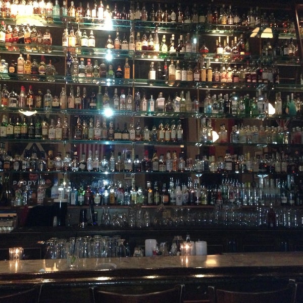 Foto diambil di Paddy&#39;s Bar &amp; Grill oleh Patrick M. pada 4/22/2013