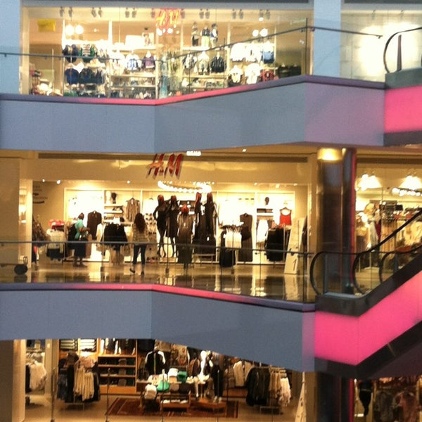 Photos at H&M (Now Closed) - Friendship Heights - 5335 Wisconsin Ave NW