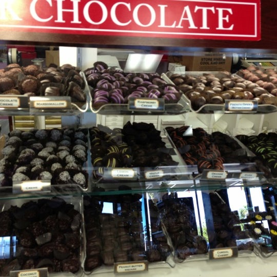 Das Foto wurde bei Angell &amp; Phelps Chocolate Factory von Jennifer S. am 11/23/2012 aufgenommen