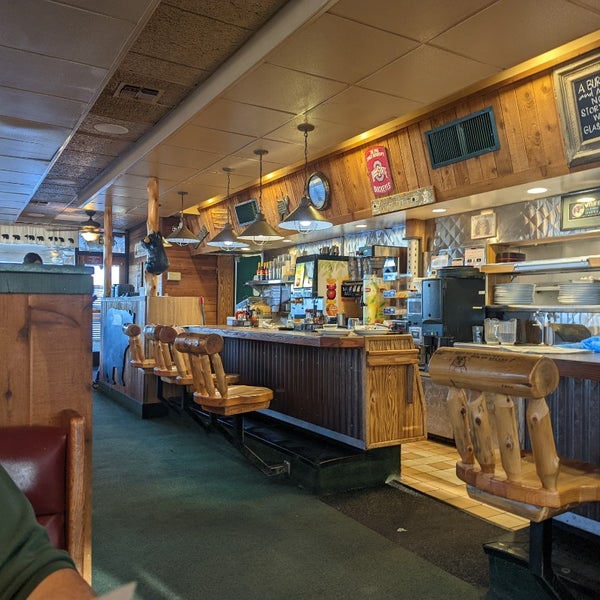 Foto tirada no(a) Black Bear Diner por Neil H. em 9/24/2022