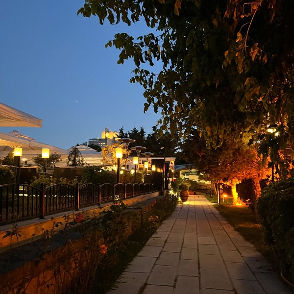Foto tirada no(a) Dubb Indian Bosphorus Restaurant por Lulu. em 6/30/2023