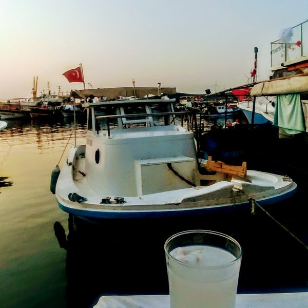 Das Foto wurde bei Burç Restaurant von B D. am 9/4/2019 aufgenommen