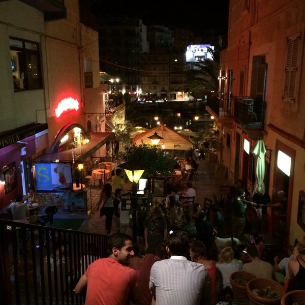 Foto tomada en Juuls Reggae, Chillout Restaurant &amp; Bar  por Plamen H. el 7/25/2014