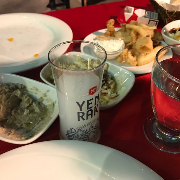 3/7/2017에 Elif K.님이 Hisarönü Balık Pişiricisi에서 찍은 사진