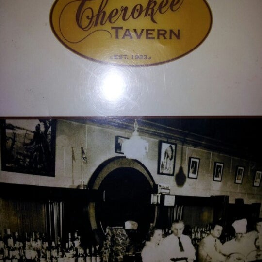 รูปภาพถ่ายที่ Cherokee Tavern โดย Brittany C. เมื่อ 2/8/2013