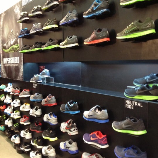 Nike deals phoenix mall