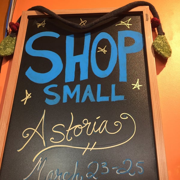 3/25/2018 tarihinde Charlee H.ziyaretçi tarafından The Astoria Bookshop'de çekilen fotoğraf