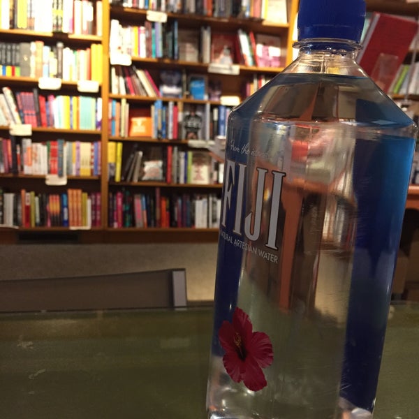 4/2/2018 tarihinde Charlee H.ziyaretçi tarafından The Astoria Bookshop'de çekilen fotoğraf