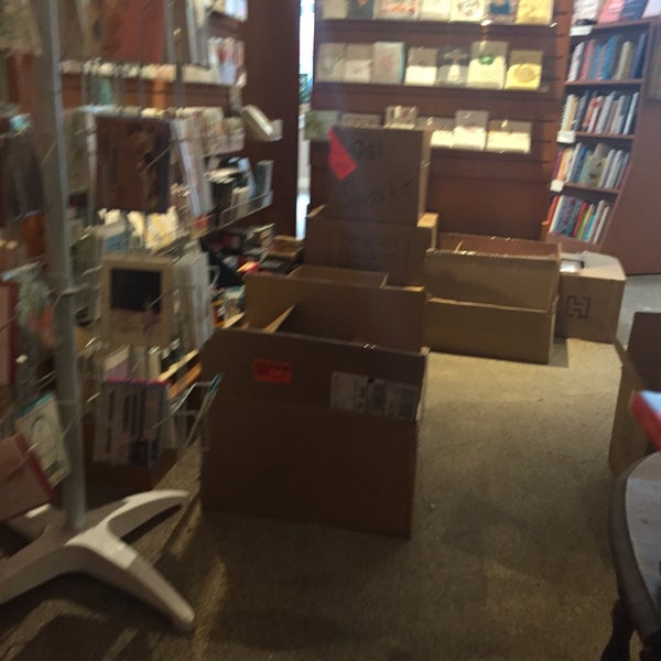 5/4/2018 tarihinde Charlee H.ziyaretçi tarafından The Astoria Bookshop'de çekilen fotoğraf